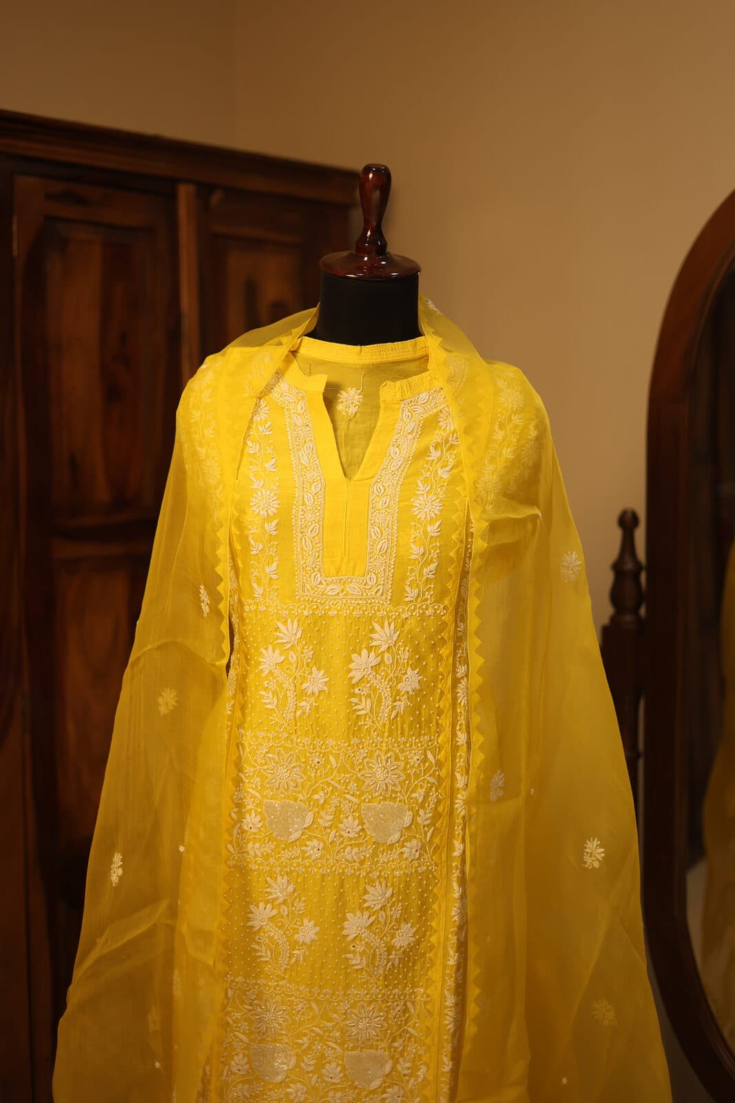 ORGANZA SILK CHIKANKARI SUIT detail view