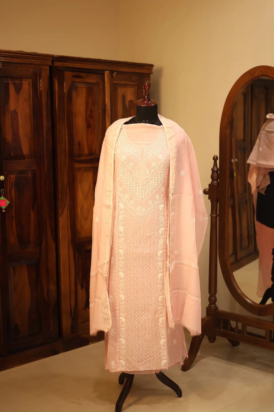 Light Pink Jacquard Dupatta with Ethnic Motifs
