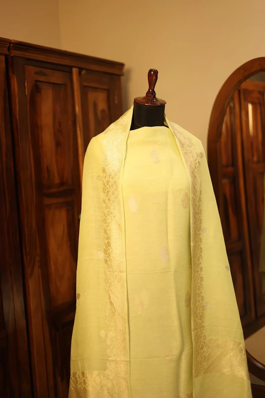 Pale Yellow Embroidered Ethnic Kurti with Gold Border