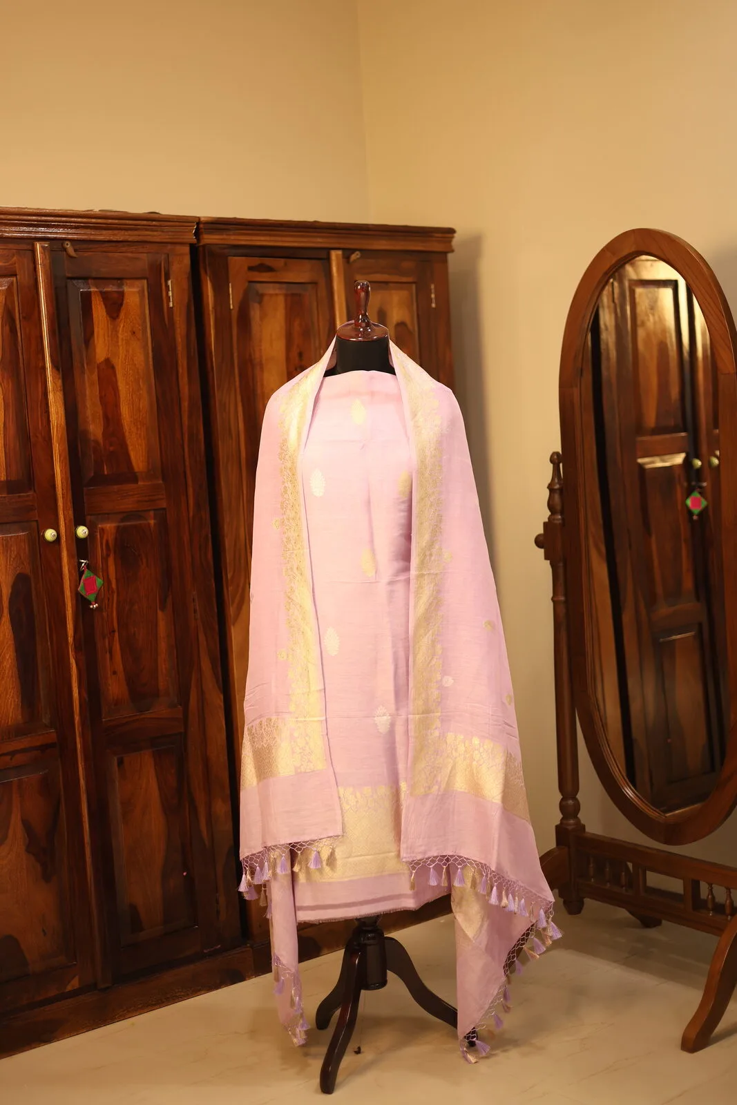 Dusty Pink Embroidered Ethnic Kurti with Gold Accents